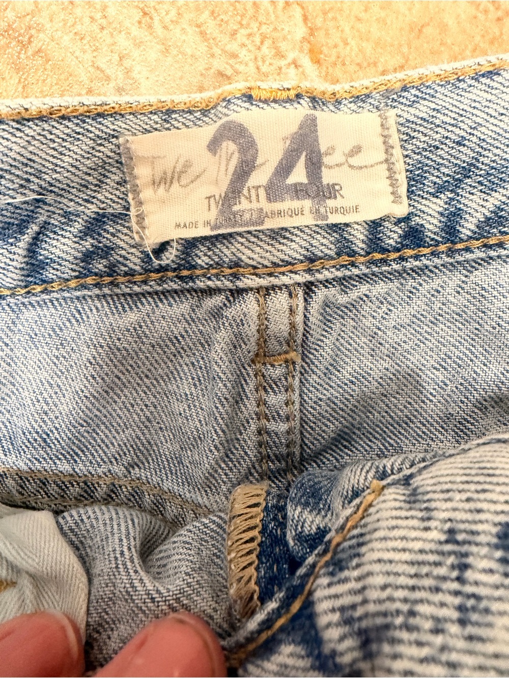 Free people distressed jeans size 0/24 - Picture 2 of 2